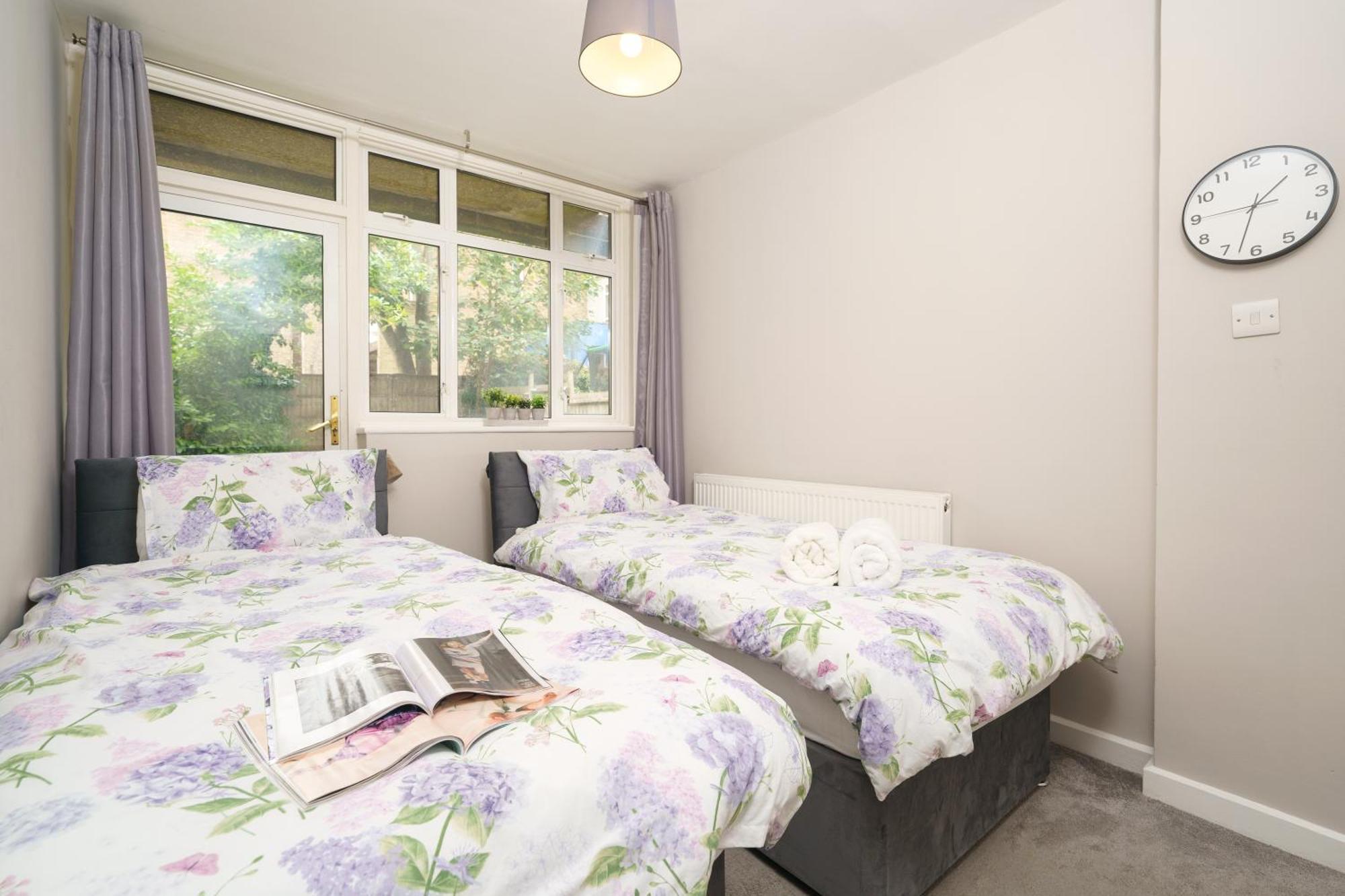 Cozy 2-Bed Garden Flat, With Free Private Parking, Wembley Apartment London Exterior photo